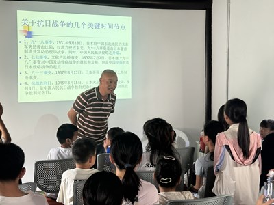 千里赴延，机杼救国